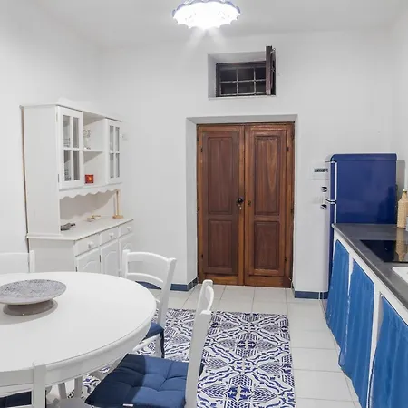 La Bomboniera Липари